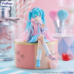Limited Toy "Hatsune Miku" Noodle Stopper Figure Blazer in Love ver.